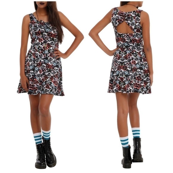Hot Topic skulls and roses pinup keyhole back mini dress, stretchy, black,SM - Picture 1 of 13